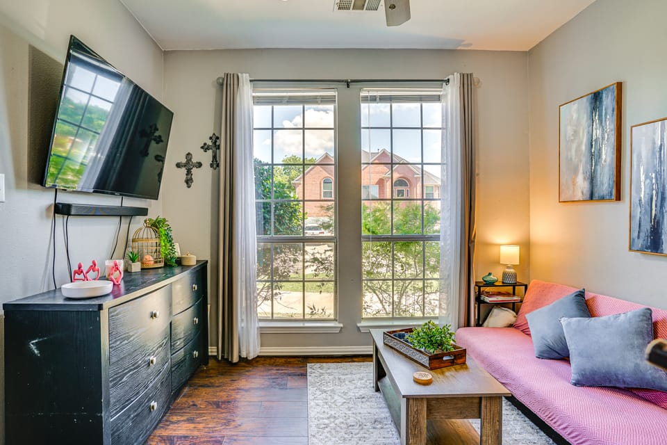 Explore & Unwind: Charming Bedford Apartment Apartment in Bedford