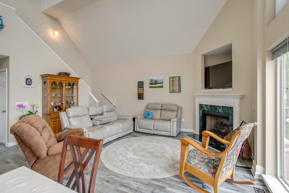 Deck & Views: Lake Murray Escape in Chapin! House in Leesville