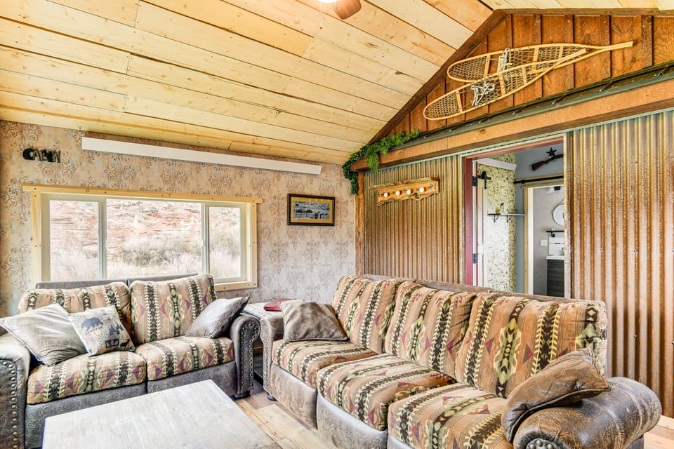 Fishing & Views: 'River Paradise' in Dubois! House in Dubois