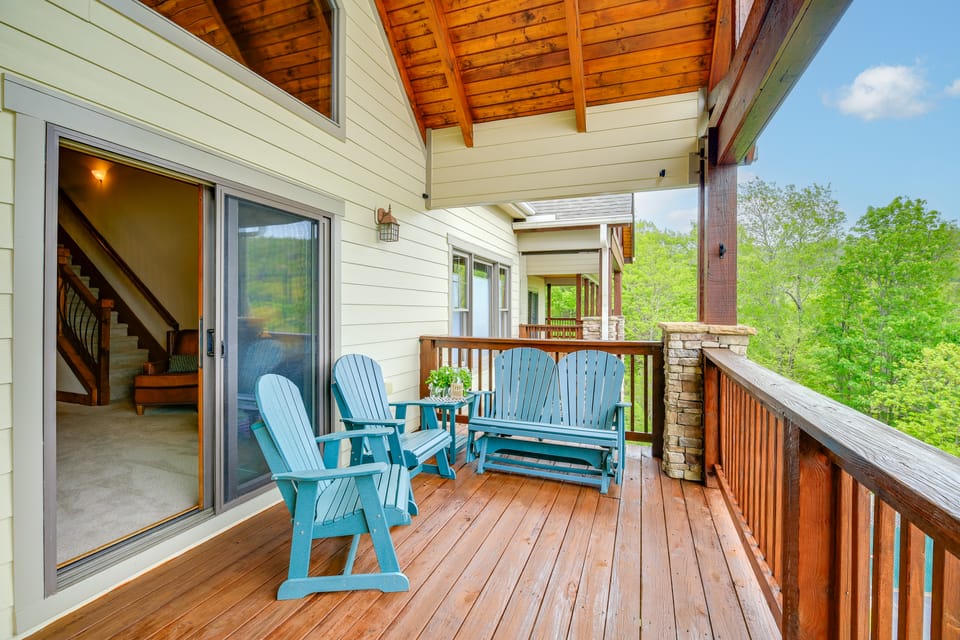 2 Mi to Dtwn Banner Elk: Mtn Getaway w/ Views! Apartment in Watauga
