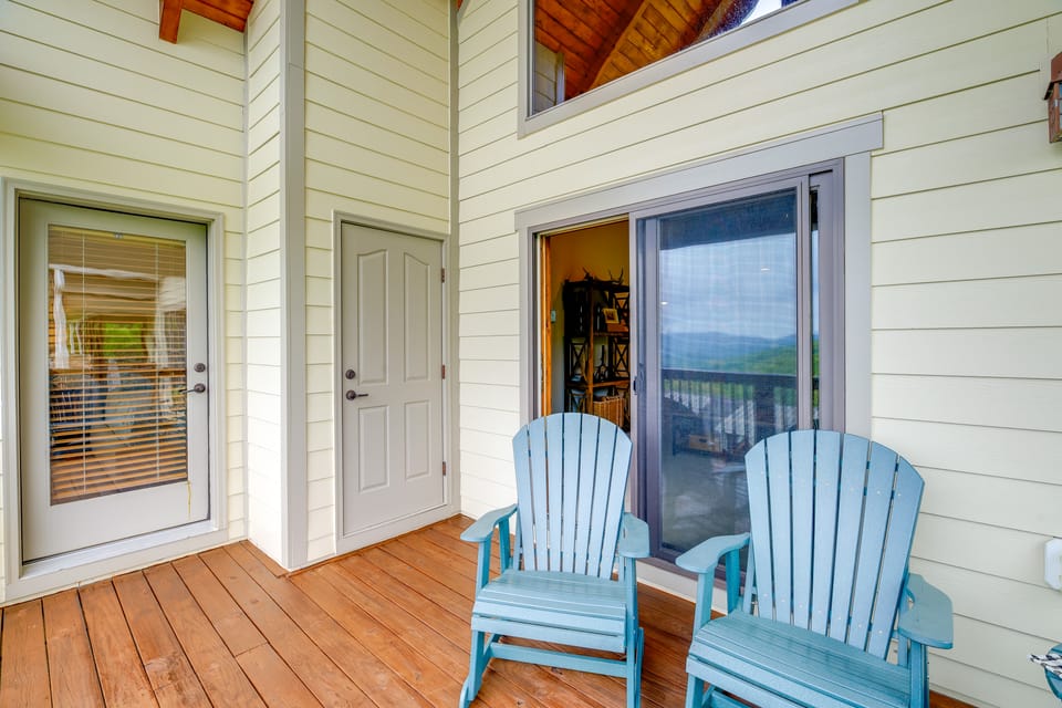 2 Mi to Dtwn Banner Elk: Mtn Getaway w/ Views! Apartment in Watauga