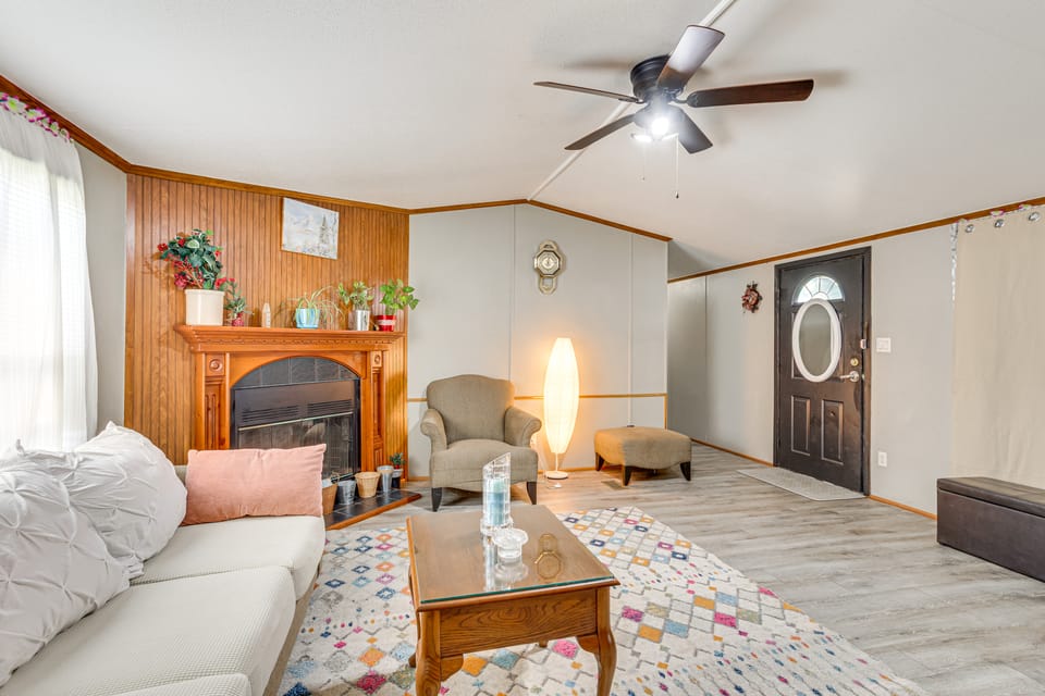 13 Mi to OKC: Edmond Home w/ Playground Access! House in Edmond