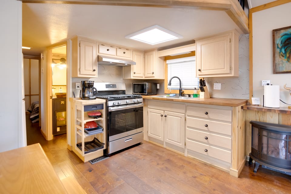 Near Lake Almanor & Golf: Cozy Cabin! House in Lake Almanor