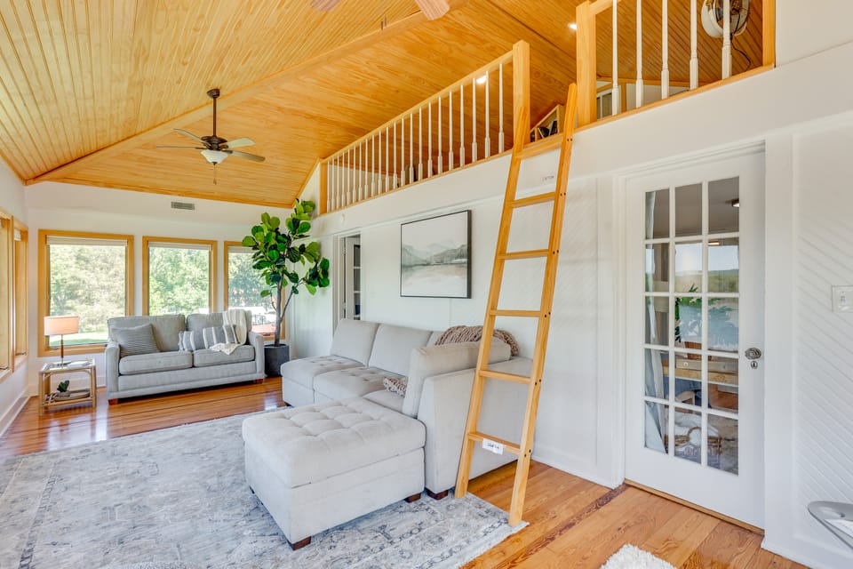 Steps to Susquehanna River: Hot Tub Hideaway! House in Pennsylvania