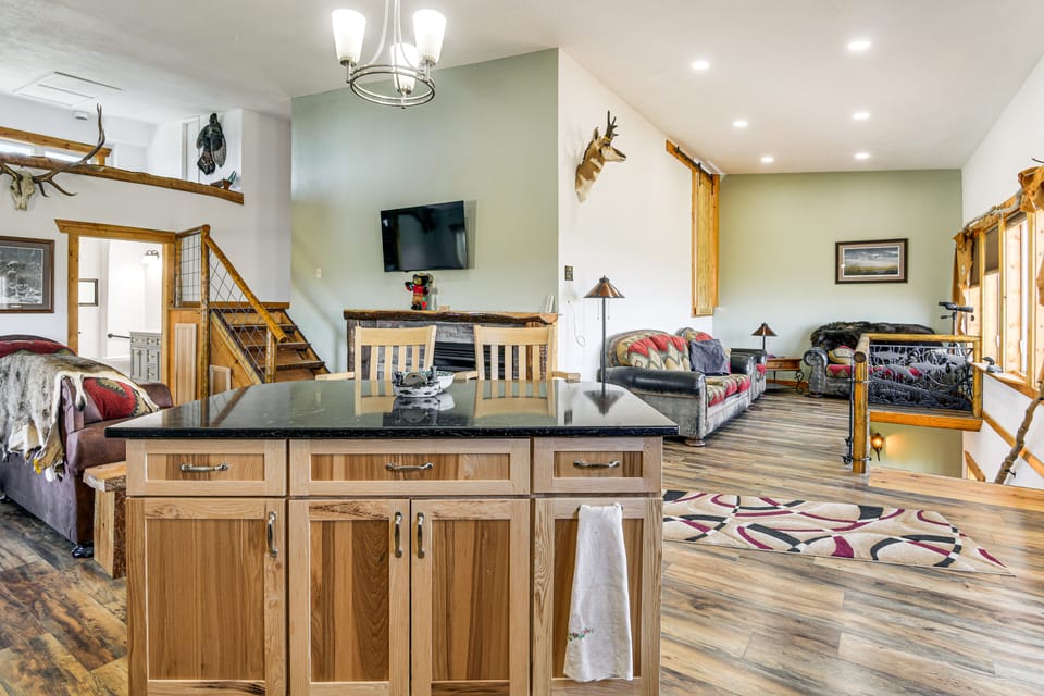 5 Mi to Lake: Secluded Pinedale Retreat w/ Sauna! House in Wyoming