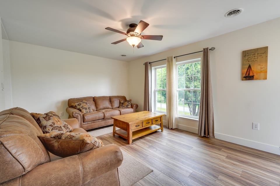 Fish, Hunt & Hike: Pet-Friendly Home in Allenwood House in Pennsylvania