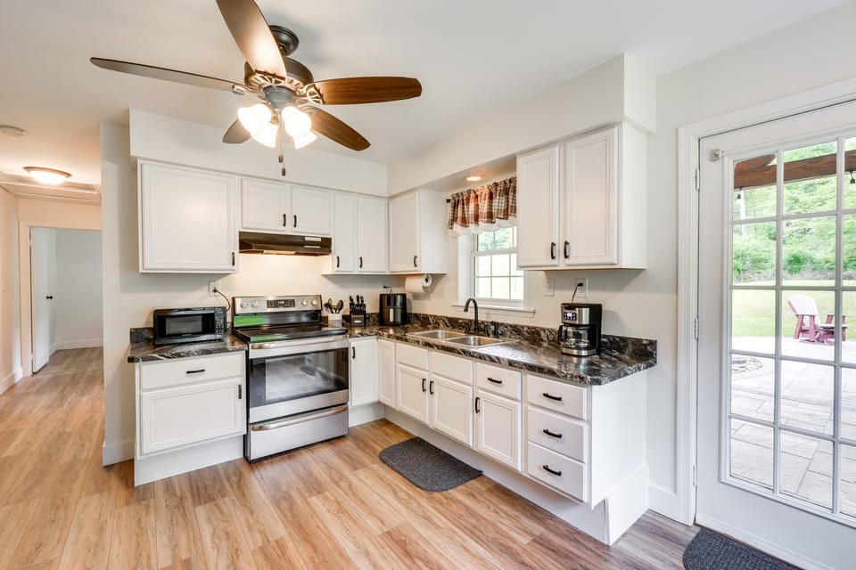 Fish, Hunt & Hike: Pet-Friendly Home in Allenwood House in Pennsylvania