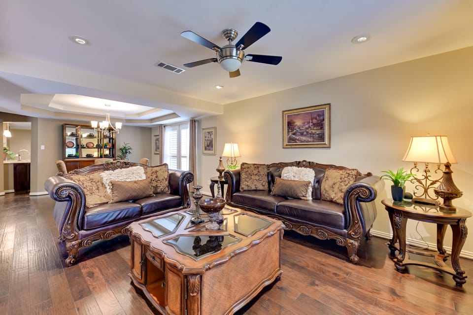 Large Luxury Home with Saltwater Pool House in Lake Lewisville