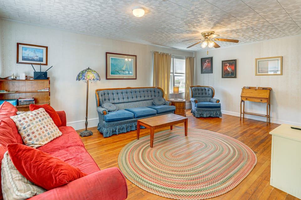 Walkable Beach Retreat on Chesapeake Bay! House in Virginia