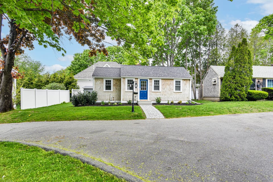 Walk to Shops & Dining: Cozy Osterville Cottage Cottage in Osterville