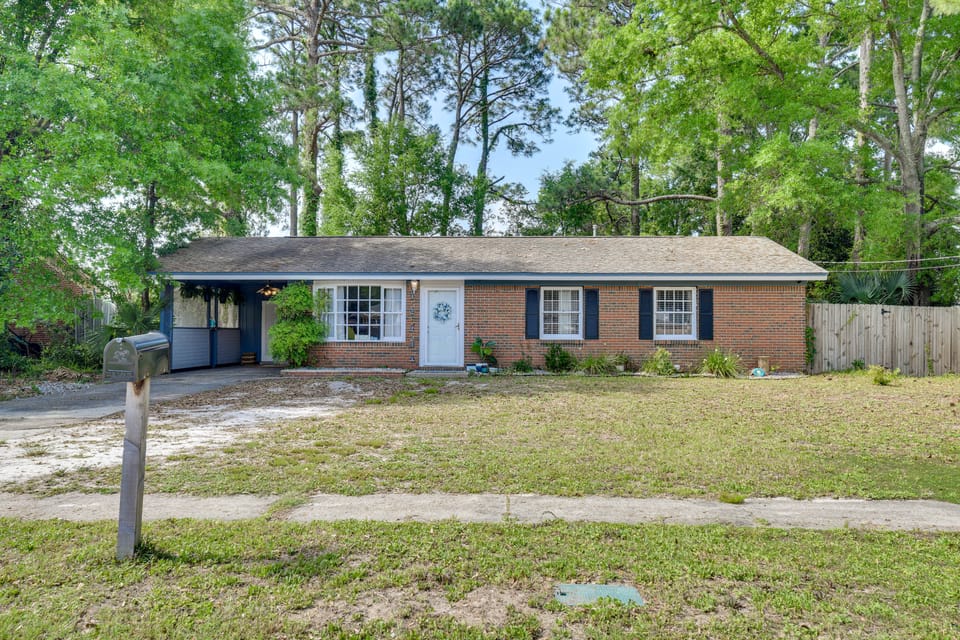 2 Mi to Beach | Relax by the Coast House in Fort Walton Beach