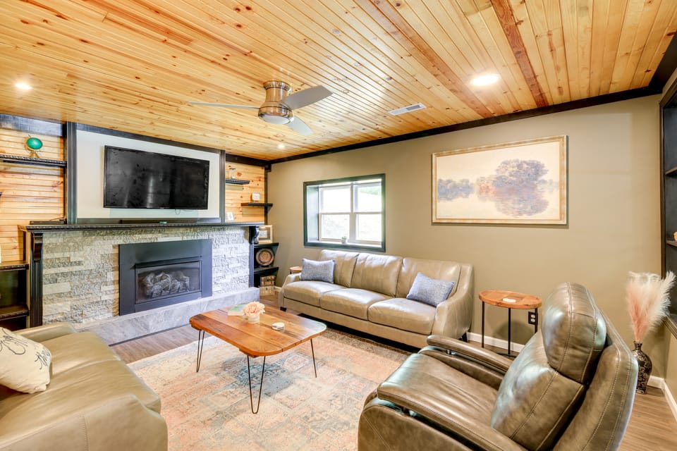 Creekside Retreat w/ Mtn Views in Lambsburg! House in Virginia
