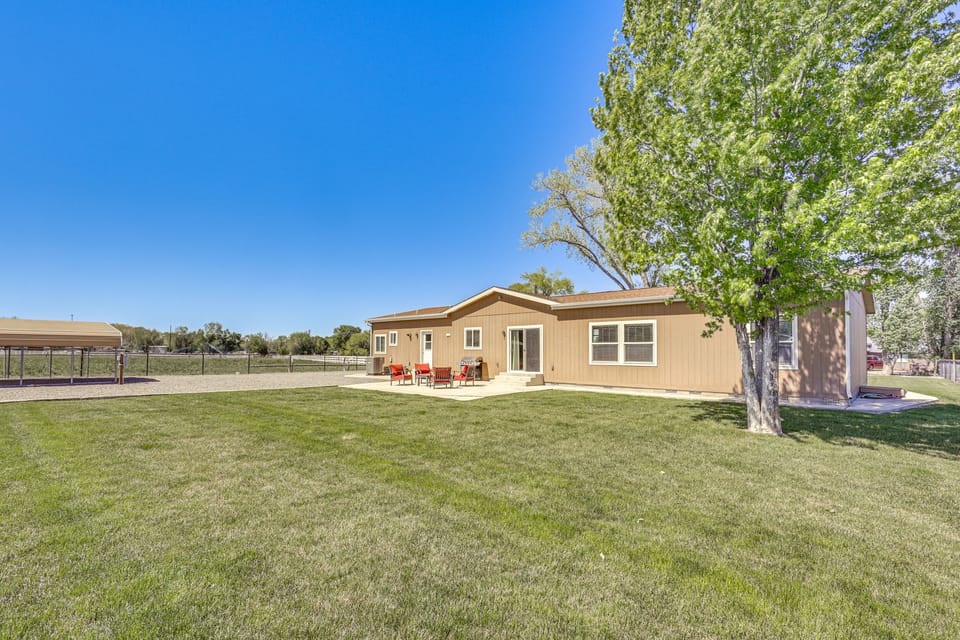 10 Mi to Aztec Ruins: Family Home w/ Large Yard! House in New Mexico
