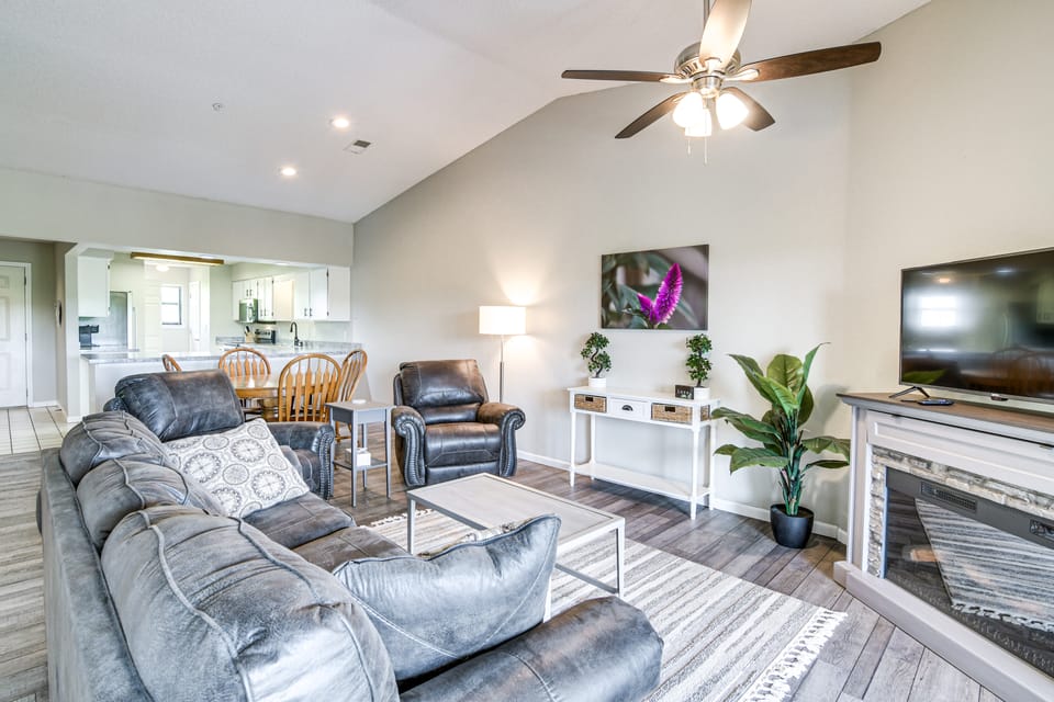 Indoor Pool Access: Family Condo 1 Mi to 76 Strip! Apartment in Branson