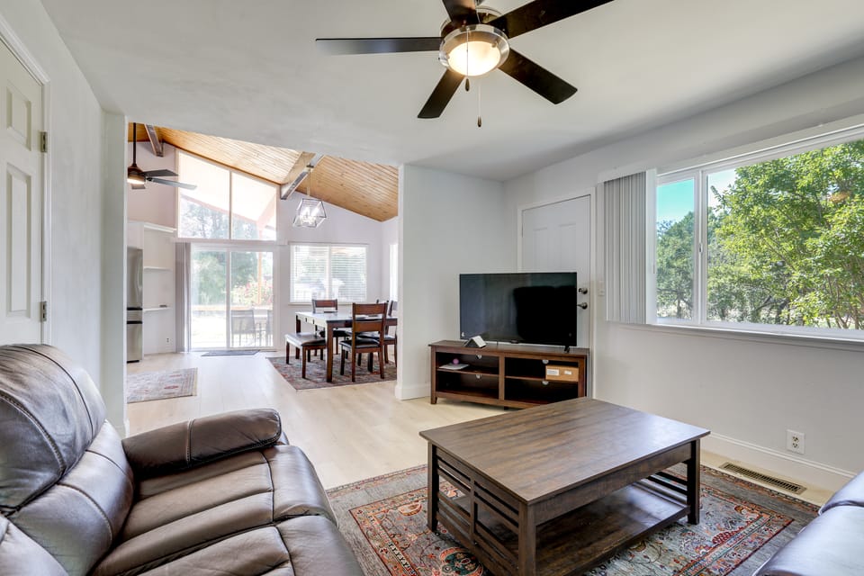 4 Mi to Folsom Lake: Modern Home w/ Patio! House in Granite Bay