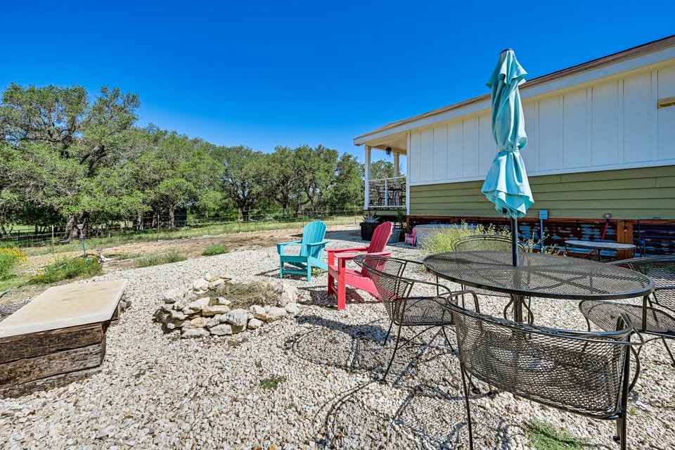 6 Mi to Topsey Exotic Ranch: Retreat on 12 Acres! House in Texas
