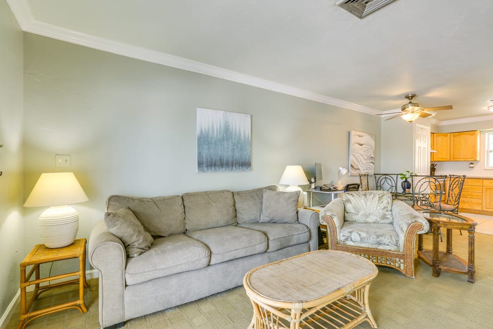 Dog-Friendly Getaway: Steps to Fort Myers Beach! Apartment in Estero Island