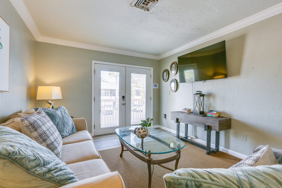 Steps to Shore: Sunny Fort Myers Beach Escape! Apartment in Estero Island