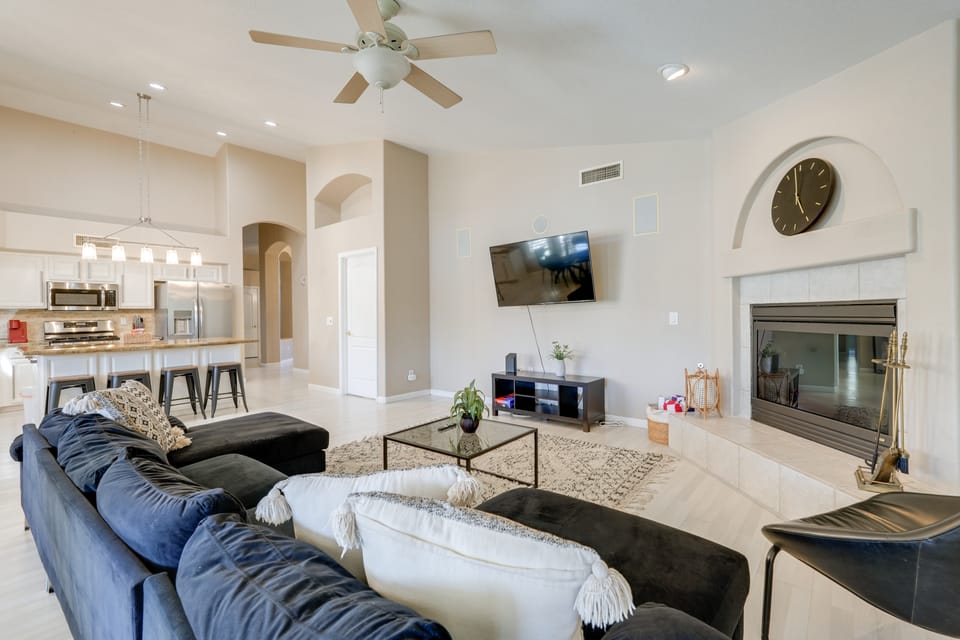 Private Pool: Group-Friendly Gilbert Getaway! House in Gilbert