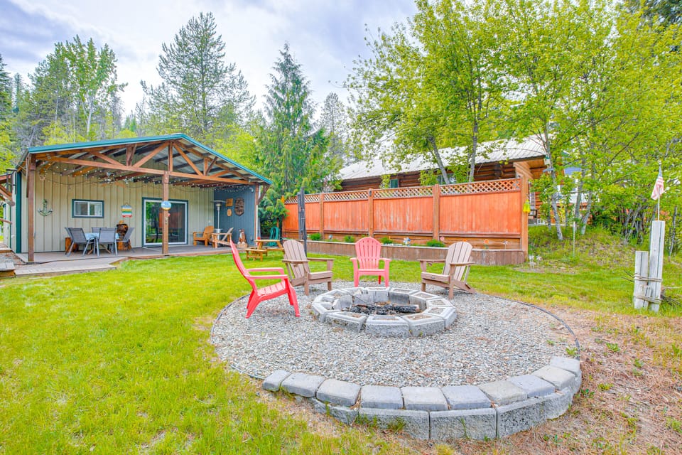 Family Fun on Ruby Creek: Cusick Hideaway w/ Dock House in Washington