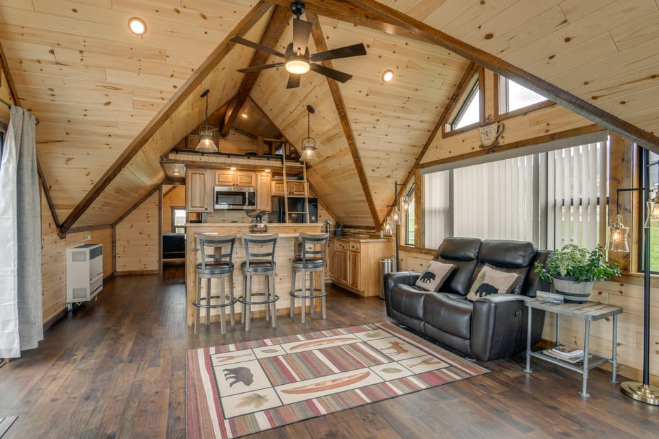 1/2 Mi to Ruby River: Cabin w/ Trail Access! House in Idaho