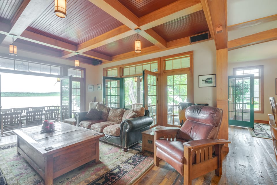 Luxe Family Home on Orange Lake w/ Private Dock! House in Hudson Valley