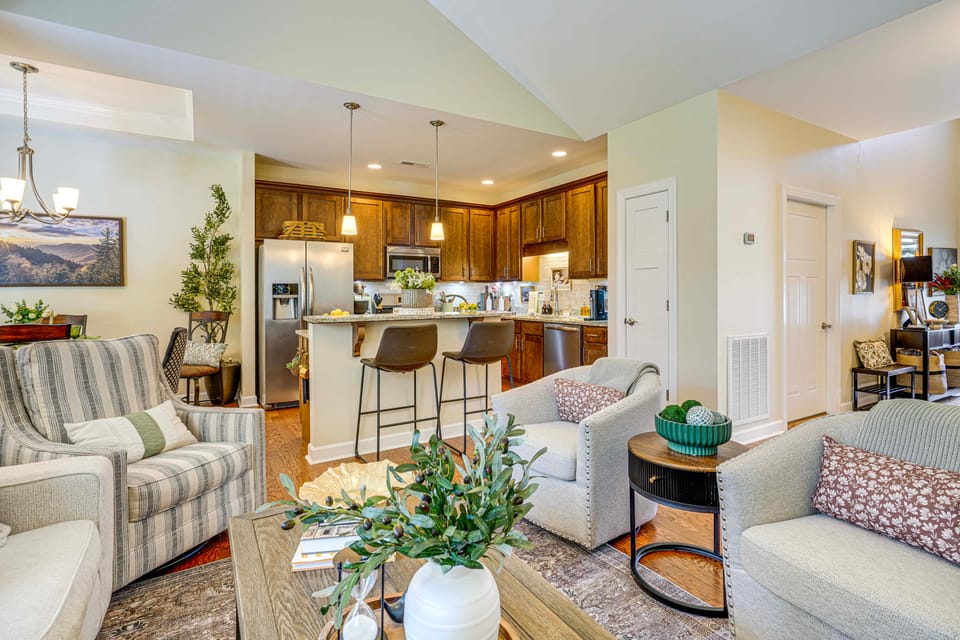 Private Patio: Residential Condo in Cleveland! Apartment in Cleveland