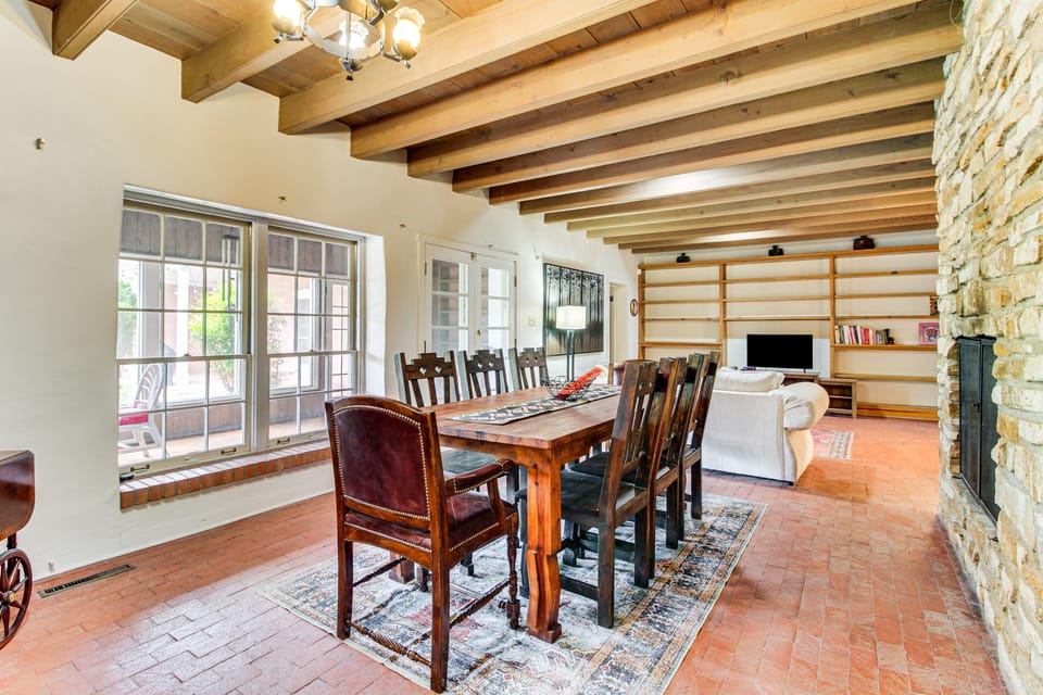3 Mi to Zoo & Garden: ABQ Home w/ Private Pool! House in Albuquerque