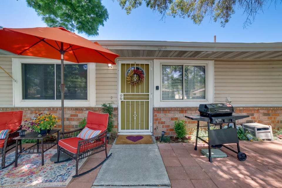 1 Mi to Reno-Sparks: Family Retreat w/ Fireplace! Apartment in Reno