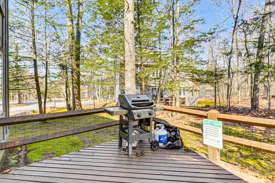 Steps to Jack Frost Ski Resort: Townhome w/ Decks Apartment in Kidder Township