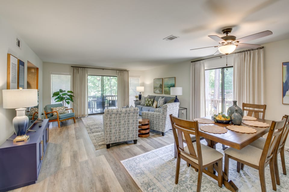 Pool, Hot Tub & Lake Access: Lake Hamilton Condo! Apartment in Lake Hamilton