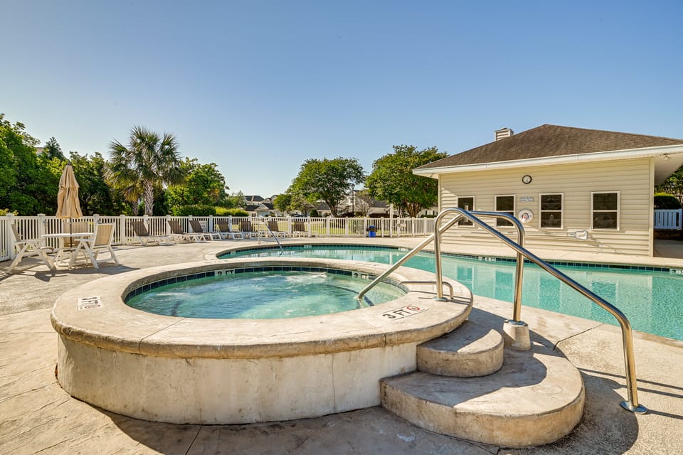 < 1 Mi to Legends Golf Resort: Condo w/ Pool! Apartment in South Carolina