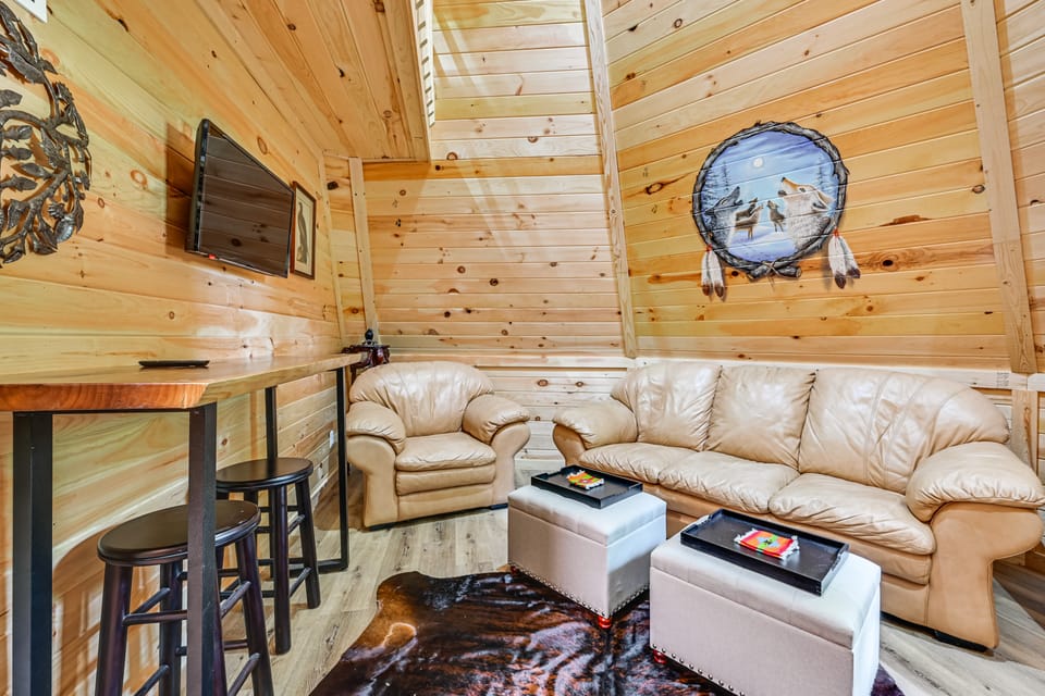 5 Mi to Mammoth Cave NP: Teepee Studio Escape Apartment in Nolin Lake