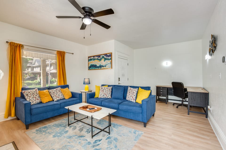Modern 2BR Kansas City Condo Near Downtown Apartment in Kansas City