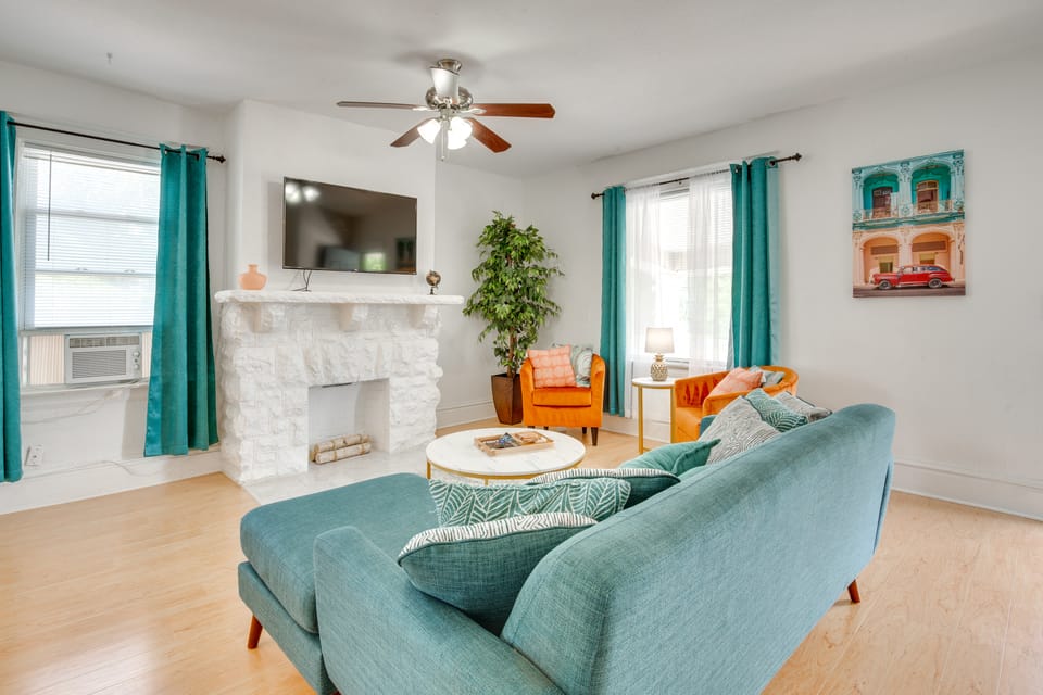 Luxurious 2BR Kansas City Condo Near Downtown Apartment in Kansas City