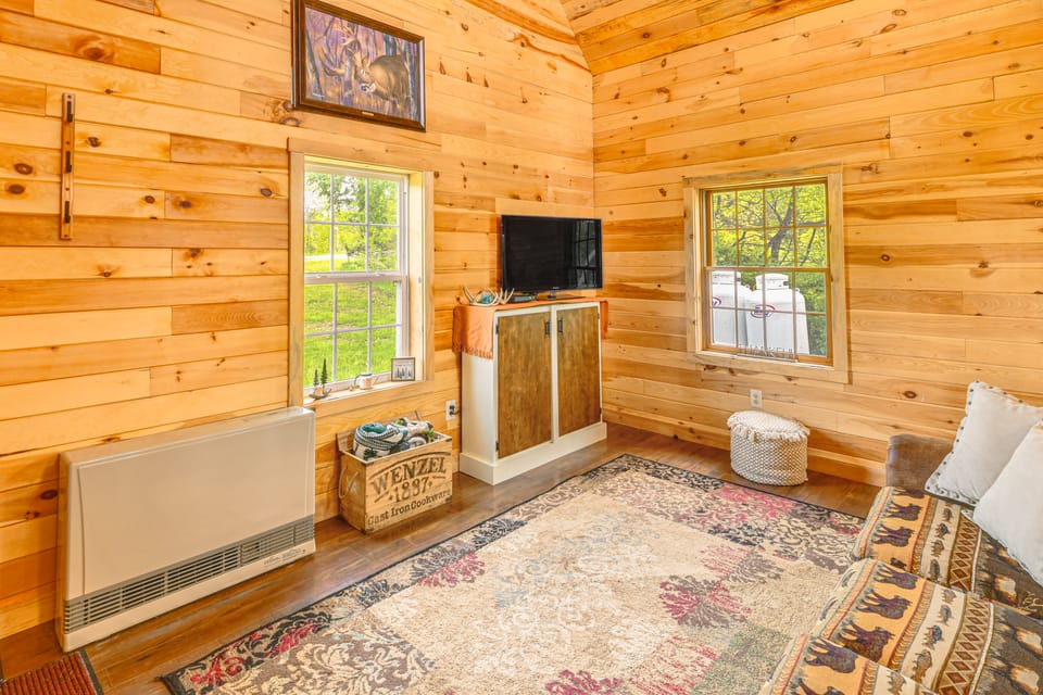 Escape to Nature: Secluded McDonough Cabin! House in Pennsylvania