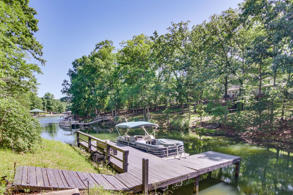 Dock & Home Theater: Pet-Friendly Lake Wylie Home House in Lake Wylie