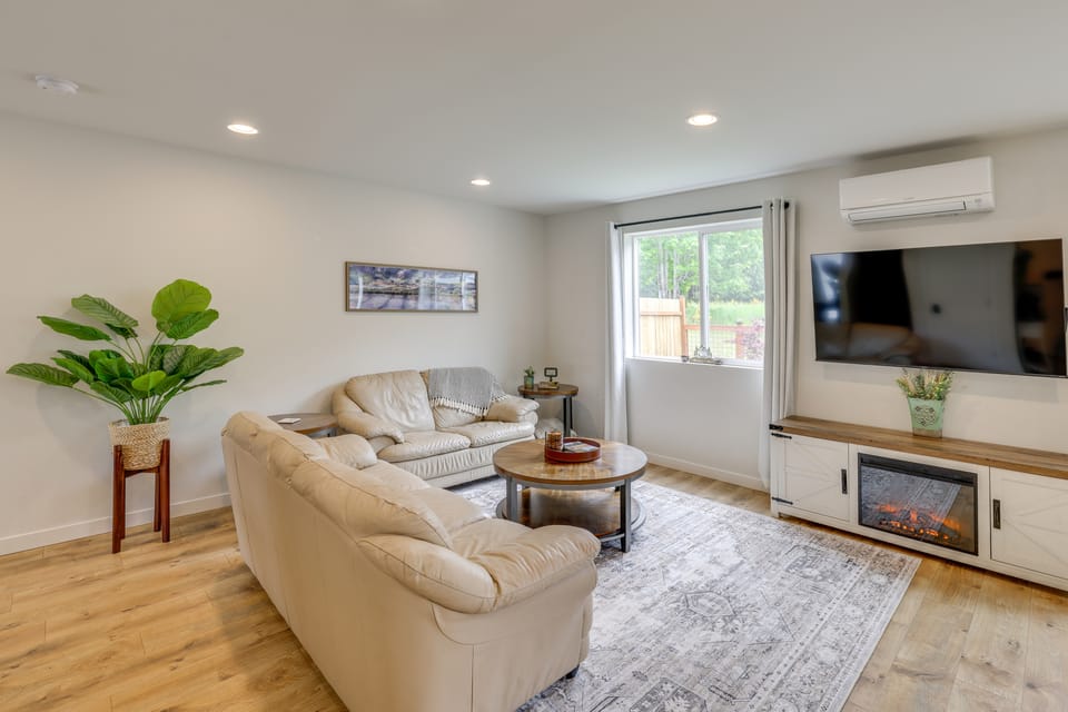 2 Mi to Olympic National Park: Sun-Soaked Haven! Apartment in Port Angeles