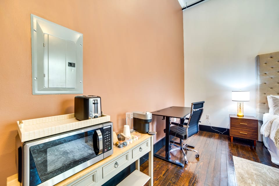 Heart of Downtown Marshall: Boutique Studio Stay! Apartment in Marshall
