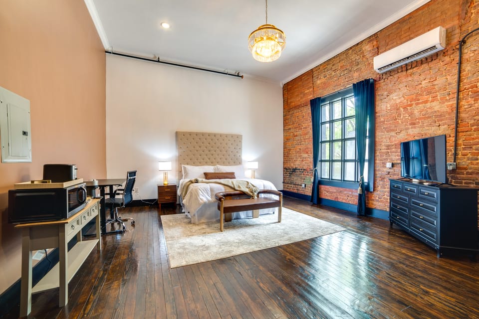 Heart of Downtown Marshall: Boutique Studio Stay! Apartment in Marshall