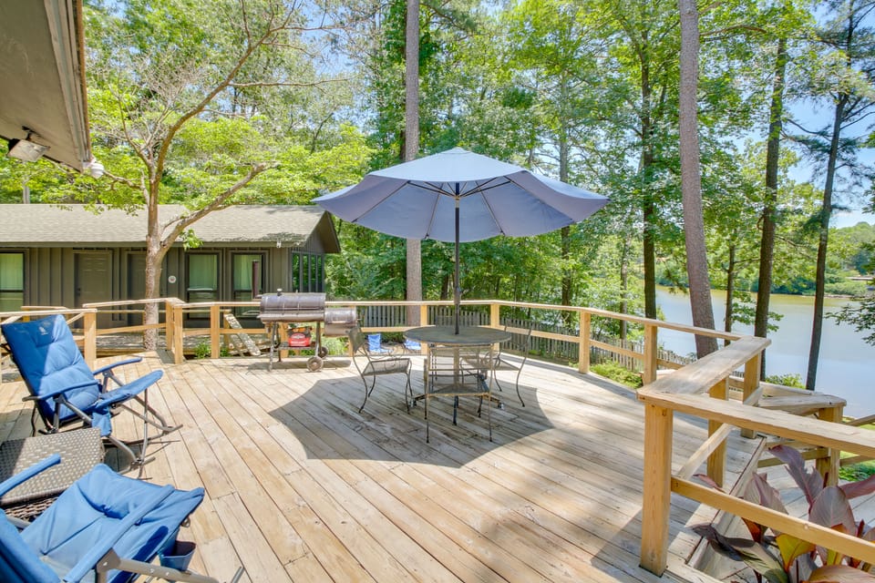 Secluded Lake Hamilton Access: Hot Springs Home Cottage in Garland County