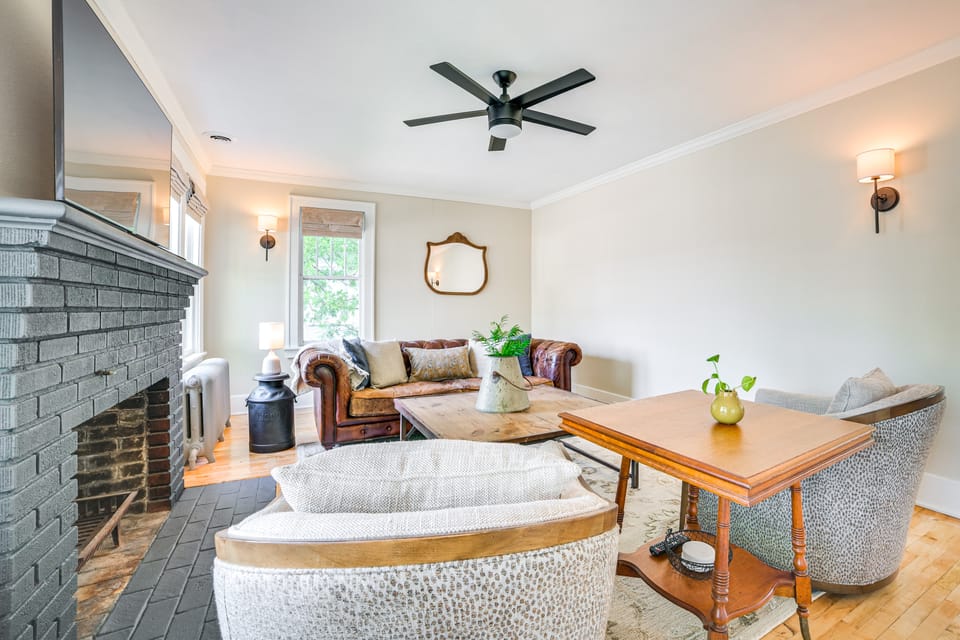 Walk to Dtwn: Cozy Home w/ Fireplace in Charlevoix House in Charlevoix