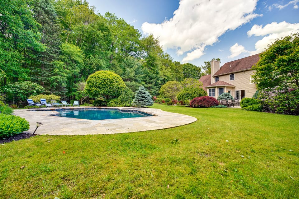 Serene Hudson Valley Escape w/ Pool & Grill House in Connecticut