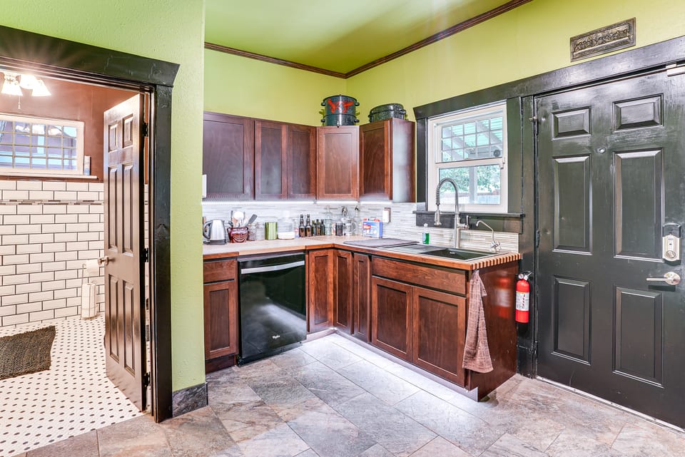 2 Mi to Downtown Spokane: Nurse-Ready Rental Apartment in Spokane