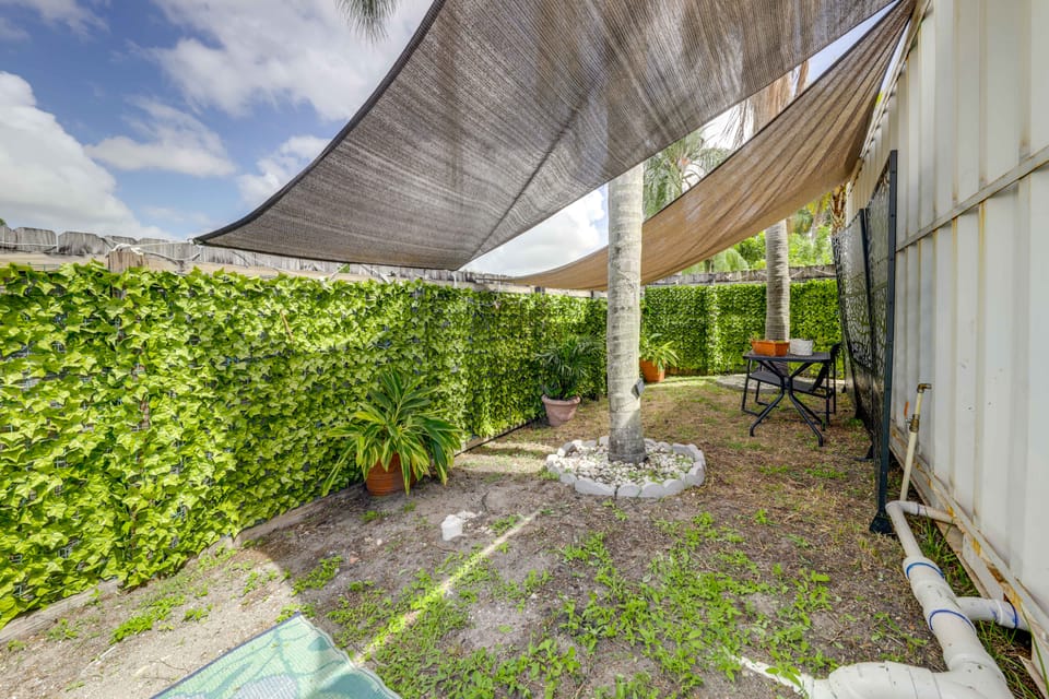 Mod Bungalow w/ Ultra-Private Outdoor Hang Space! Apartment in West Park