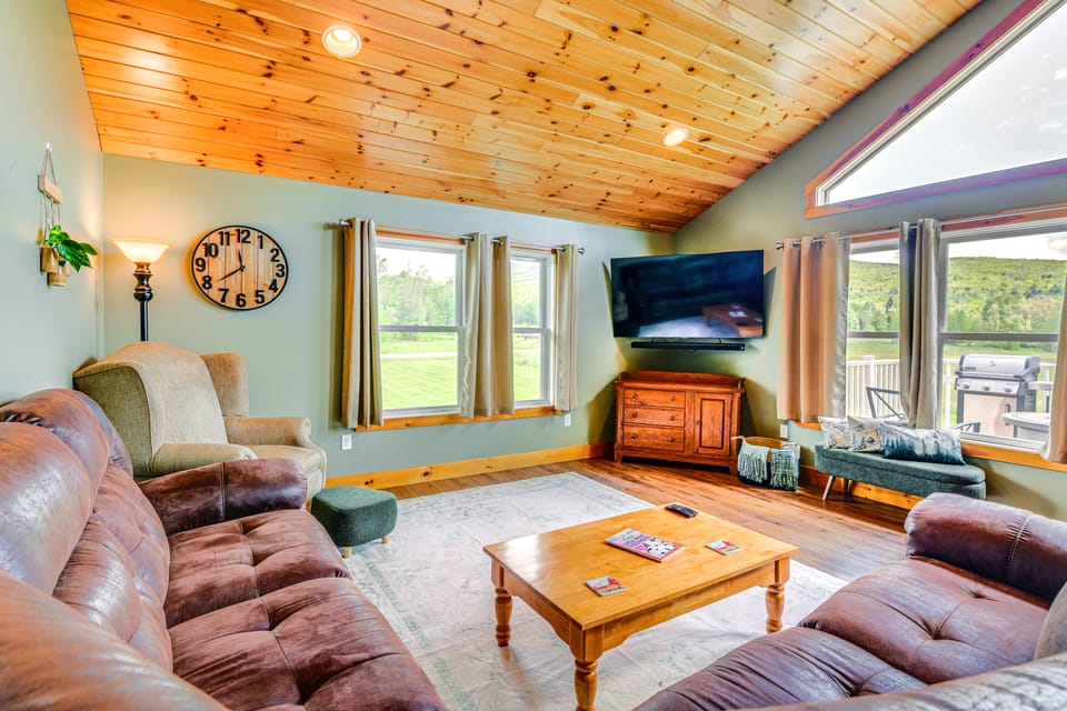 Mtn-View Home 6 Mi to Jay Peak Resort: Fish & Hike House in Orleans