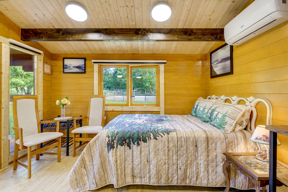 On Hobby Farm: Whidbey Island Tiny Home House in Whidbey Island