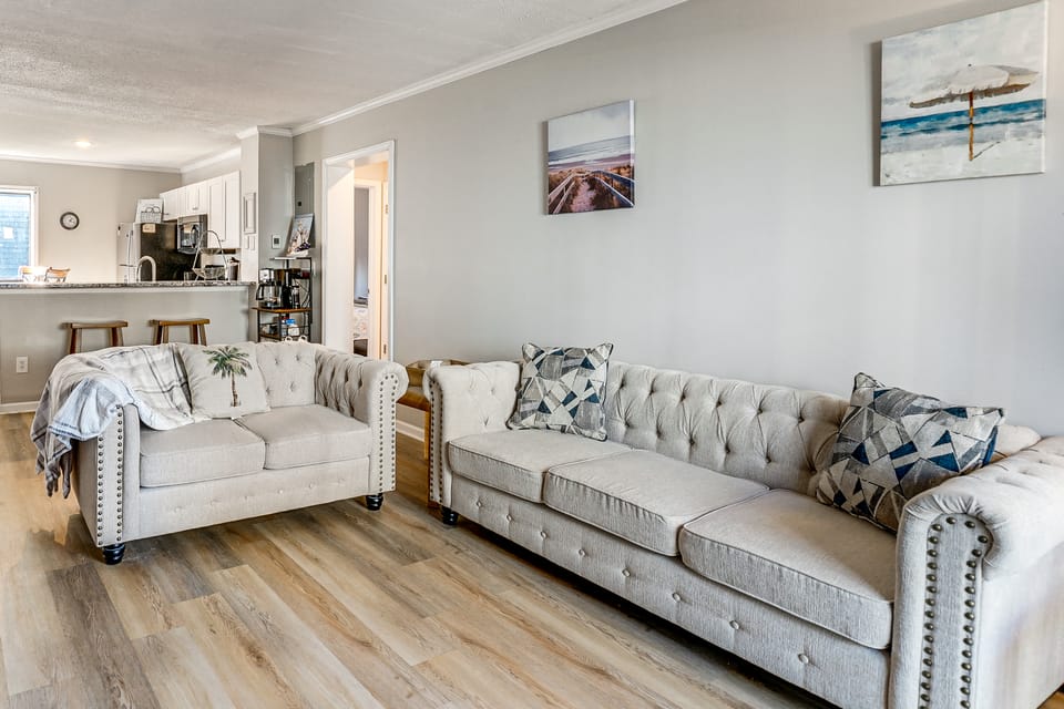 Walk to Ocean: North Topsail Beach Gem w/ Balcony! Apartment in North Topsail Beach