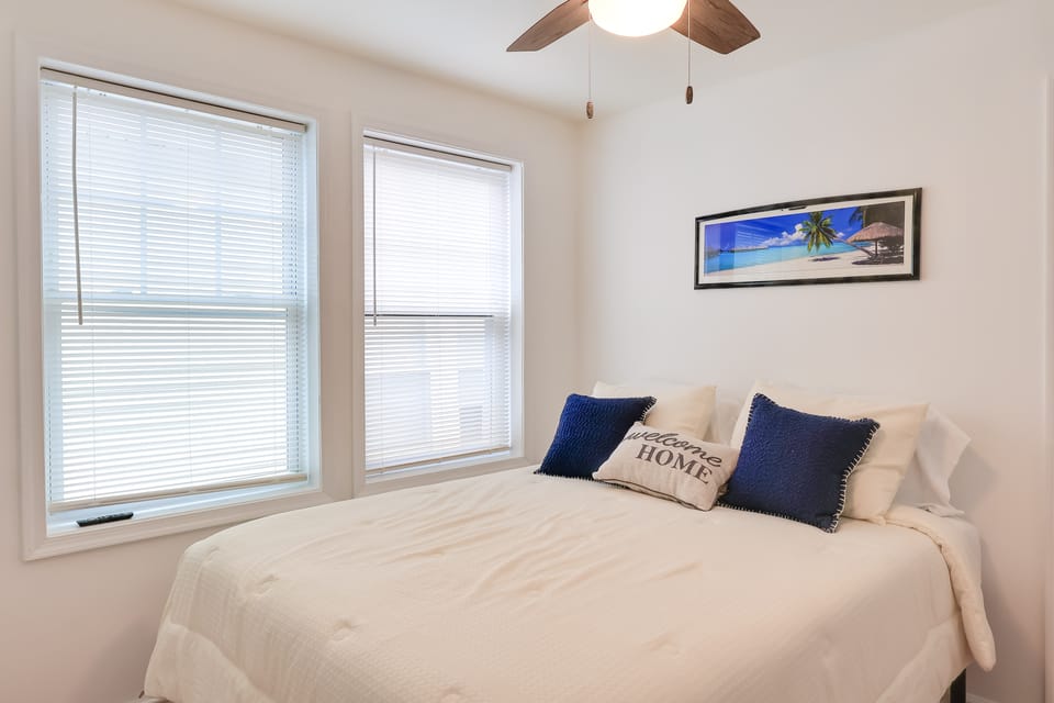 Walk to Downtown & Beach: Ocean Grove Apartment! Apartment in Ocean Grove
