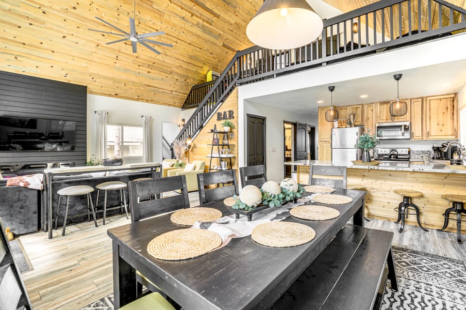 Walk to Trails: Modern Munds Park Mountain Retreat House in Munds Park